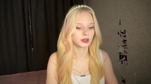 sweetie Lisa3 online show from December 2024 04:30:02 AM