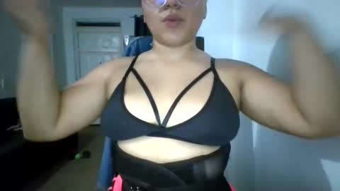 Snapshot of sweetigirl2000 chatting on October 2025 03:31:02 AM Sweetigirl online show from October 2025 03:31:02 AM