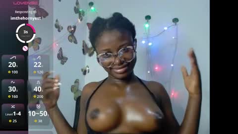 Snapshot of sweetjuicyclit chatting on May 2026 12:30:02 AM zuri online show from May 2026 12:30:02 AM
