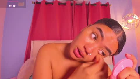 Snapshot of sweetkimmie_ chatting on June 2026 01:39:02 PM Isabel online show from June 2026 01:39:02 PM