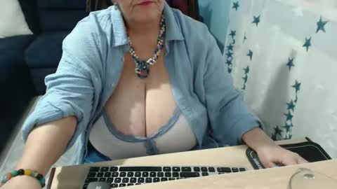 Rebeka online show from October 2025 02:37:02 PM