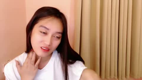 Snapshot of sweetleah_1998 chatting on December 2024 01:13:02 AM Leah online show from December 2024 01:13:02 AM