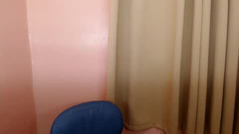 Snapshot of sweetleah_1998 chatting on January 2025 10:41:02 AM Leah online show from January 2025 10:41:02 AM
