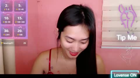 Snapshot of sweetleah_1998 chatting on March 2025 12:20:02 AM Leah online show from March 2025 12:20:02 AM
