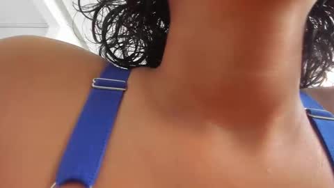 Azulandvioleta online show from February 2026 02:01:02 PM