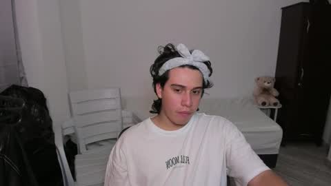 Lian online show from December 2025 06:47:02 PM