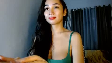 Snapshot of sweetlilly_18 chatting on July 2026 01:53:01 AM Lilly online show from July 2026 01:53:01 AM