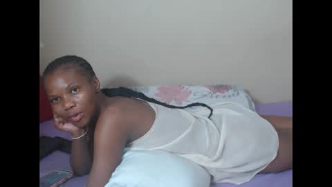 sweetlipss_ online show from September 2025 05:13:01 PM