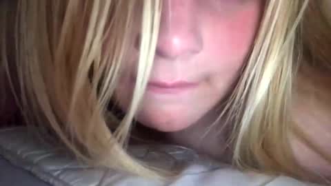 Snapshot of sweetlisa92 chatting on December 2024 03:32:02 PM Lisa online show from December 2024 03:32:02 PM