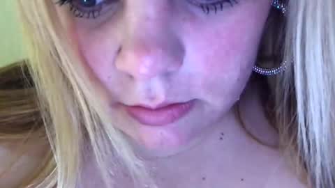 Snapshot of sweetlisa92 chatting on December 2024 07:15:02 PM Lisa online show from December 2024 07:15:02 PM