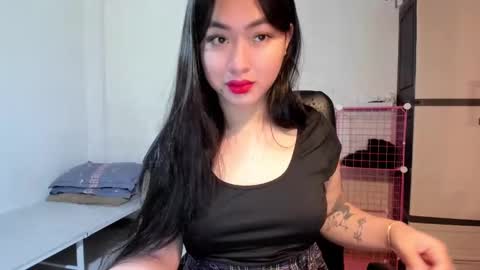 Snapshot of sweetlovepinay04 chatting on December 2024 06:54:01 AM Zoe online show from December 2024 06:54:01 AM