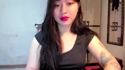 Snapshot of sweetlovepinay04 chatting on December 2024 05:11:01 PM Zoe online show from December 2024 05:11:01 PM