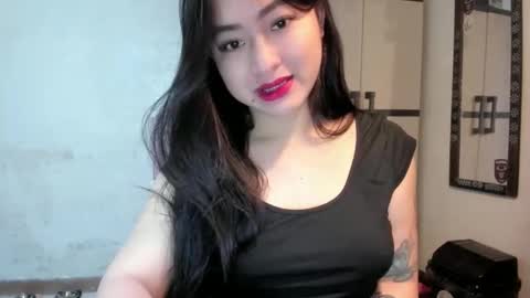 Snapshot of sweetlovepinay04 chatting on December 2024 04:07:02 PM Zoe online show from December 2024 04:07:02 PM