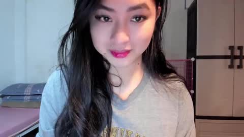 Snapshot of sweetlovepinay04 chatting on December 2024 05:55:01 PM Zoe online show from December 2024 05:55:01 PM