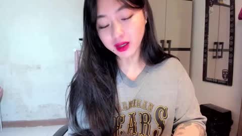 Snapshot of sweetlovepinay04 chatting on January 2025 06:44:01 PM Zoe online show from January 2025 06:44:01 PM