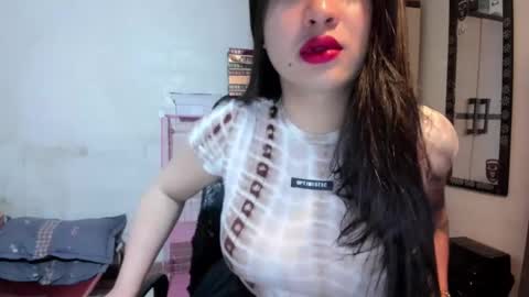 Snapshot of sweetlovepinay04 chatting on January 2025 11:00:01 PM Zoe online show from January 2025 11:00:01 PM