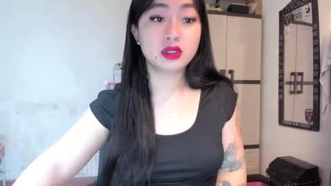 Snapshot of sweetlovepinay04 chatting on February 2025 07:25:02 PM Zoe online show from February 2025 07:25:02 PM