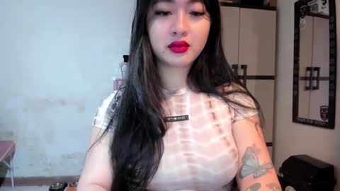 Snapshot of sweetlovepinay04 chatting on February 2025 08:19:02 PM Zoe online show from February 2025 08:19:02 PM