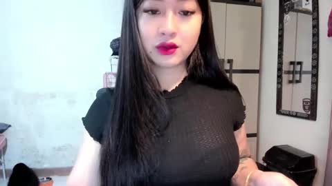 Snapshot of sweetlovepinay04 chatting on February 2025 01:27:01 AM Zoe online show from February 2025 01:27:01 AM