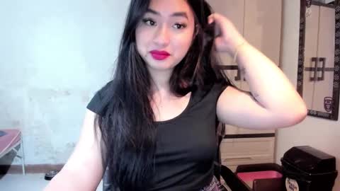 Snapshot of sweetlovepinay04 chatting on March 2025 12:33:02 AM Zoe online show from March 2025 12:33:02 AM