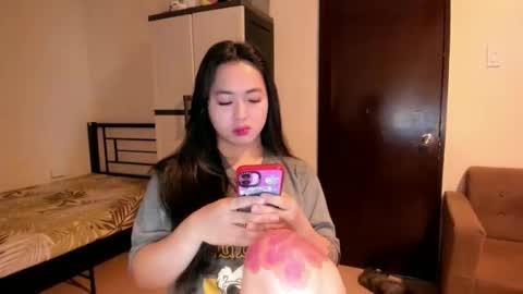 Snapshot of sweetlovepinay04 chatting on September 2025 05:41:01 AM Zoe online show from September 2025 05:41:01 AM