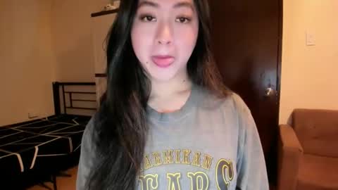Snapshot of sweetlovepinay04 chatting on September 2025 02:57:01 AM Zoe online show from September 2025 02:57:01 AM