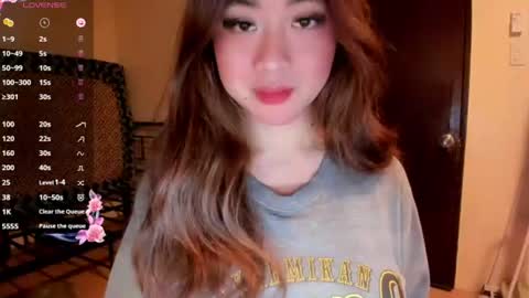 Snapshot of sweetlovepinay04 chatting on June 2026 06:30:01 AM Zoe online show from June 2026 06:30:01 AM