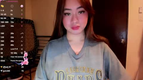 Snapshot of sweetlovepinay04 chatting on July 2026 02:05:17 AM Zoe online show from July 2026 02:05:17 AM