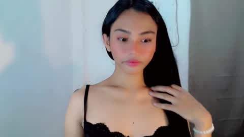 Snapshot of sweetmorena_xox chatting on October 2025 05:51:01 AM Nia online show from October 2025 05:51:01 AM