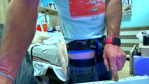 WeAim2PZzz online show from February 2025 08:36:01 PM