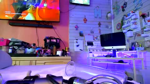 WeAim2PZzz online show from February 2025 11:33:01 AM