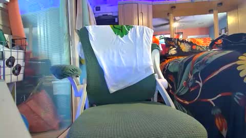 WeAim2PZzz online show from April 2026 03:44:01 PM