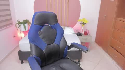 sweetpeach_20 online show from March 2025 10:32:02 PM