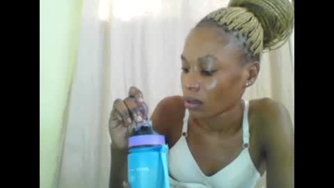 Snapshot of sweetpetite254 chatting on February 2025 01:11:02 PM ESTHER online show from February 2025 01:11:02 PM