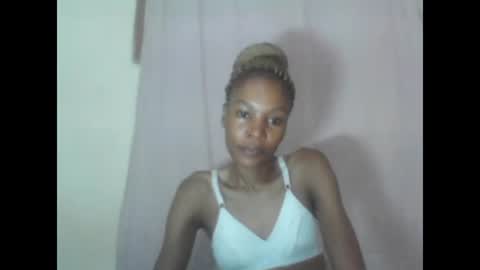 Snapshot of sweetpetite254 chatting on February 2025 01:58:02 AM ESTHER online show from February 2025 01:58:02 AM