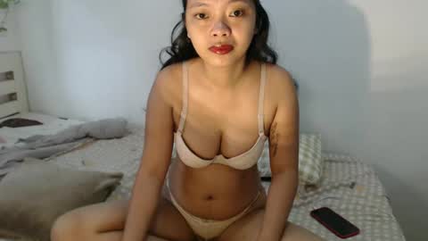 Snapshot of sweetpetitedates chatting on December 2024 03:33:02 AM Agathababes online show from December 2024 03:33:02 AM