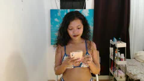 Snapshot of sweetpetitedates chatting on February 2025 02:44:01 PM Agathababes online show from February 2025 02:44:01 PM