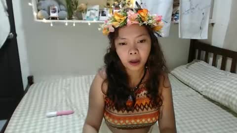Snapshot of sweetpetitedates chatting on October 2025 11:32:02 AM Agathababes online show from October 2025 11:32:02 AM
