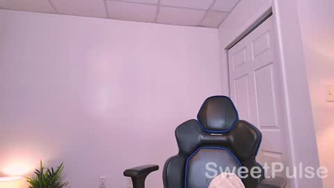 Rose online show from December 2024 10:12:01 PM