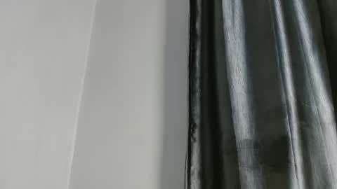 slim ivy online show from October 2025 05:57:02 PM