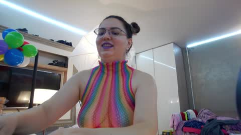 SweetRaisa online show from December 2024 10:32:02 PM