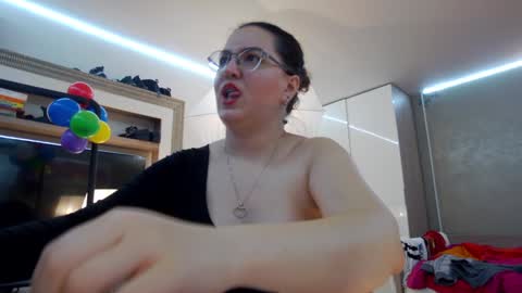 SweetRaisa online show from January 2025 08:48:01 PM