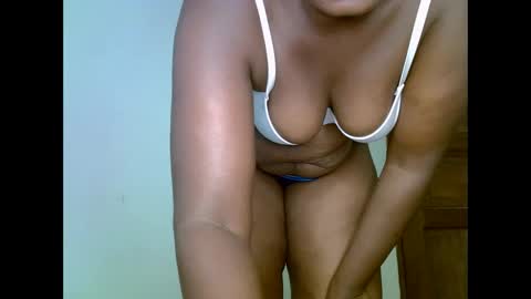 Snapshot of sweetrenne chatting on February 2025 07:49:01 AM sweetrenne online show from February 2025 07:49:01 AM