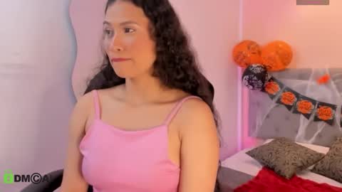 Snapshot of sweetrose01 chatting on October 2025 03:46:01 PM Dulce online show from October 2025 03:46:01 PM