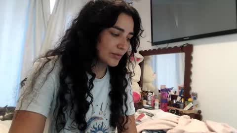 Dianis online show from November 2025 04:52:01 PM