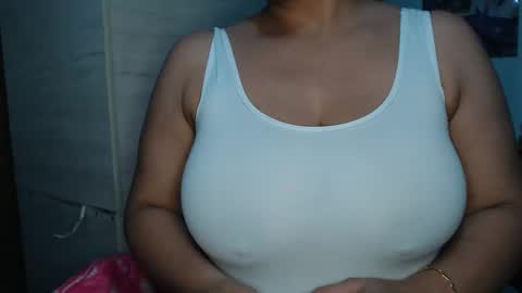 sweett_candy1 online show from October 2025 02:20:01 AM