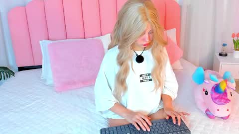 sweett_fire online show from April 2026 05:39:02 PM