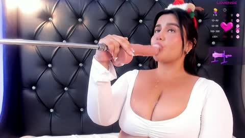 Snapshot of sweett_katty_ chatting on December 2024 07:38:02 PM 1430 - 22-00 online show from December 2024 07:38:02 PM