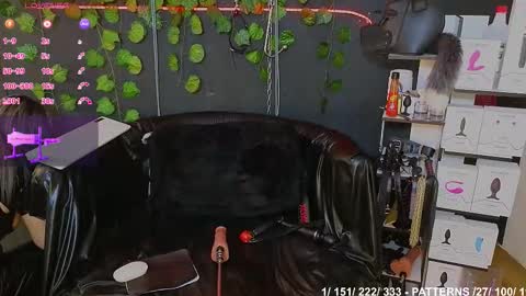 Molly -  INDEPENDENT MODEL online show from September 2025 09:16:02 PM