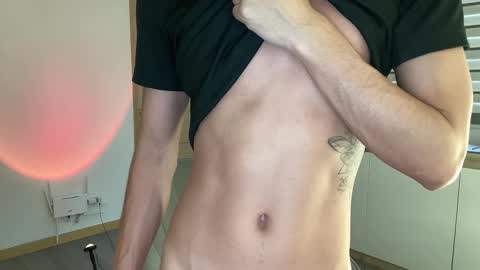 Snapshot of sweettaaron chatting on November 2025 05:45:01 PM Andy online show from November 2025 05:45:01 PM